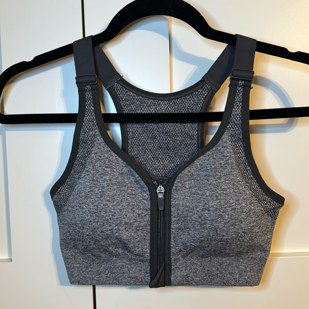 DSG | Front-zip Seamless Sports Bra | Size XS